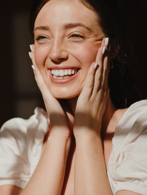 5 Ways to React When Getting Engaged