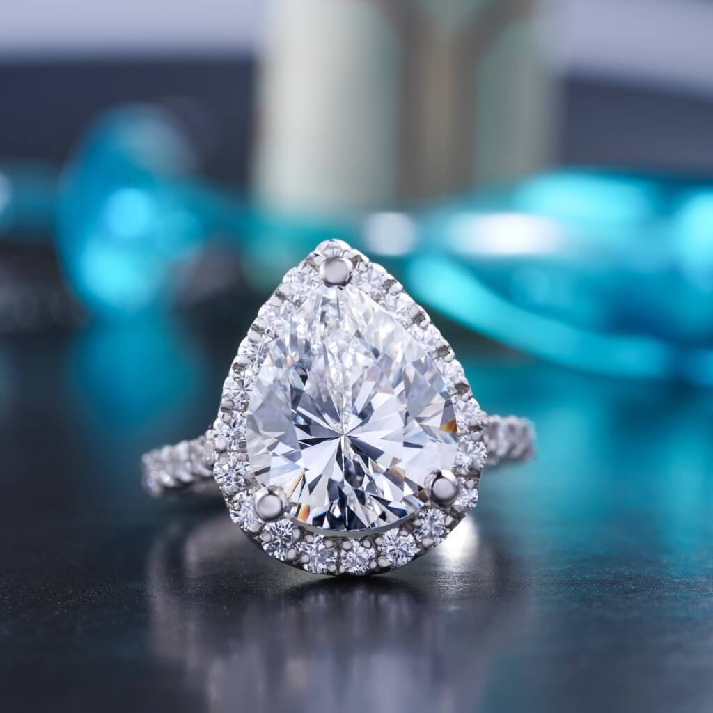 pear halo engagmenet ring - What is a Pear Shaped Diamond