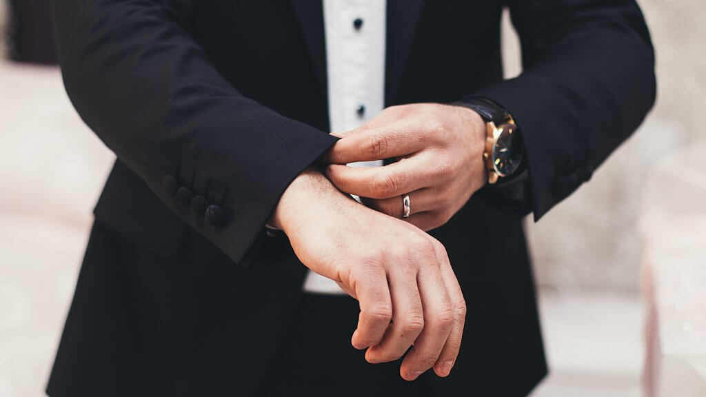 men rings on hand - The Best Metal for Your Wedding Ring