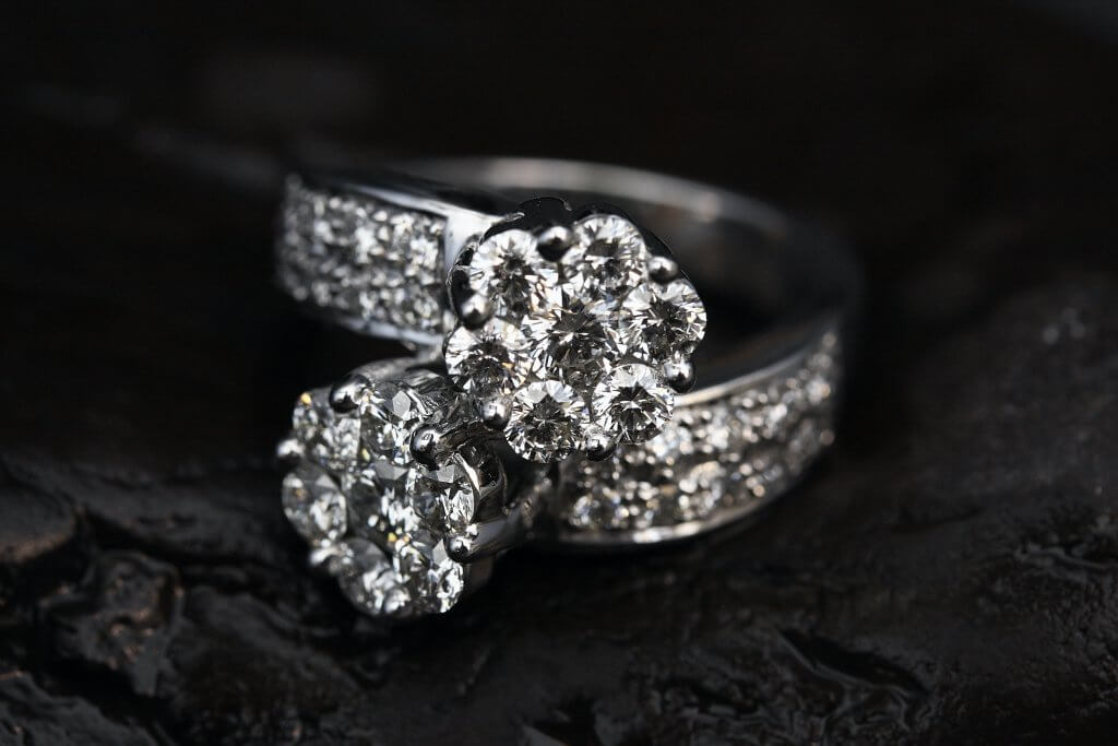 twisted wide diamond ring