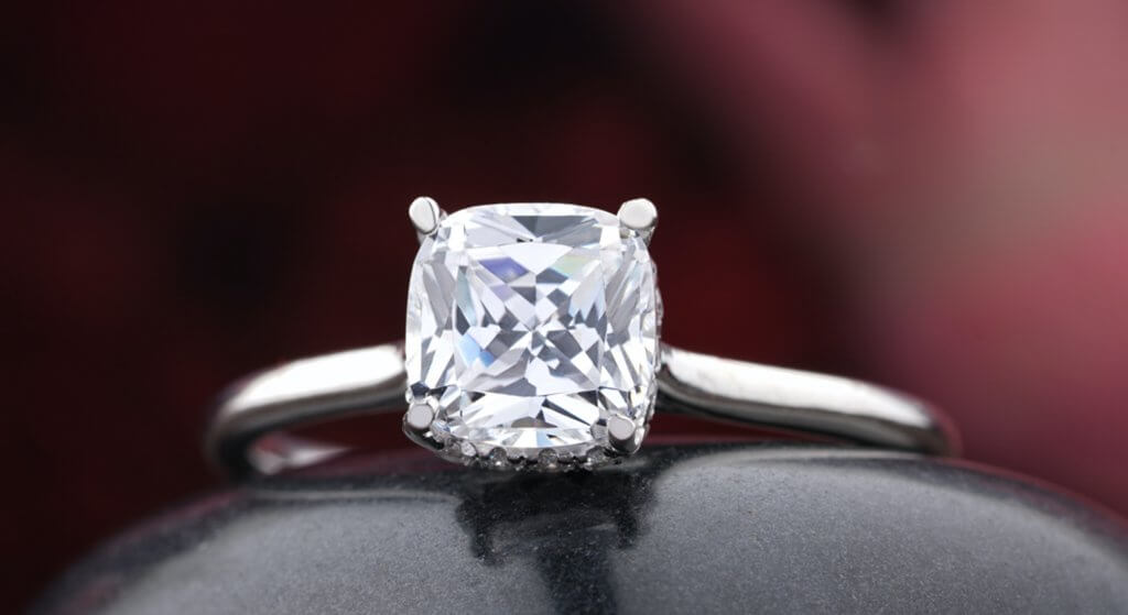 2.5 carat cushon diamond engagemnet ring 