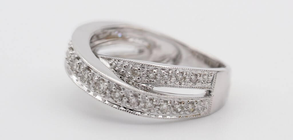 Platinum engagement rings with melee diamonds