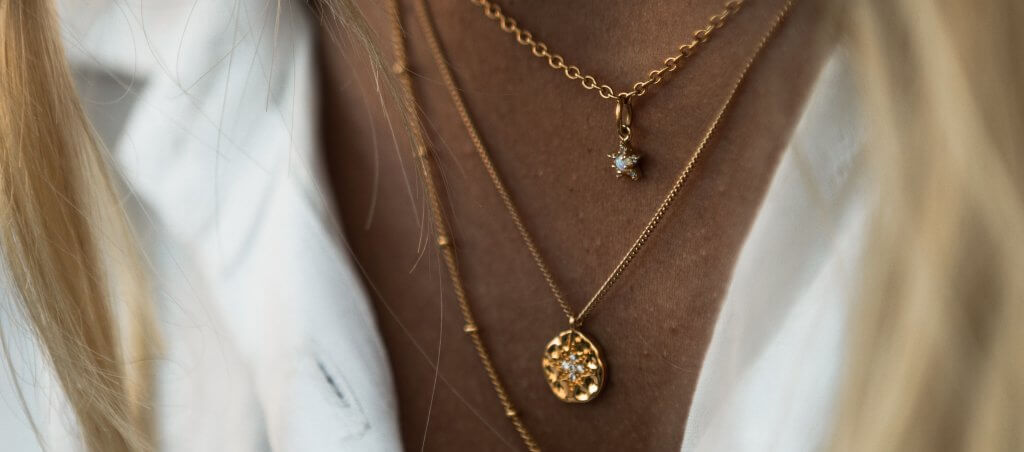 gold chains neckless with diamonds - The Ultimate Guide to Buying Jewelry for Valentines Day