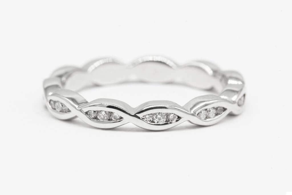 round diamond bracelet 