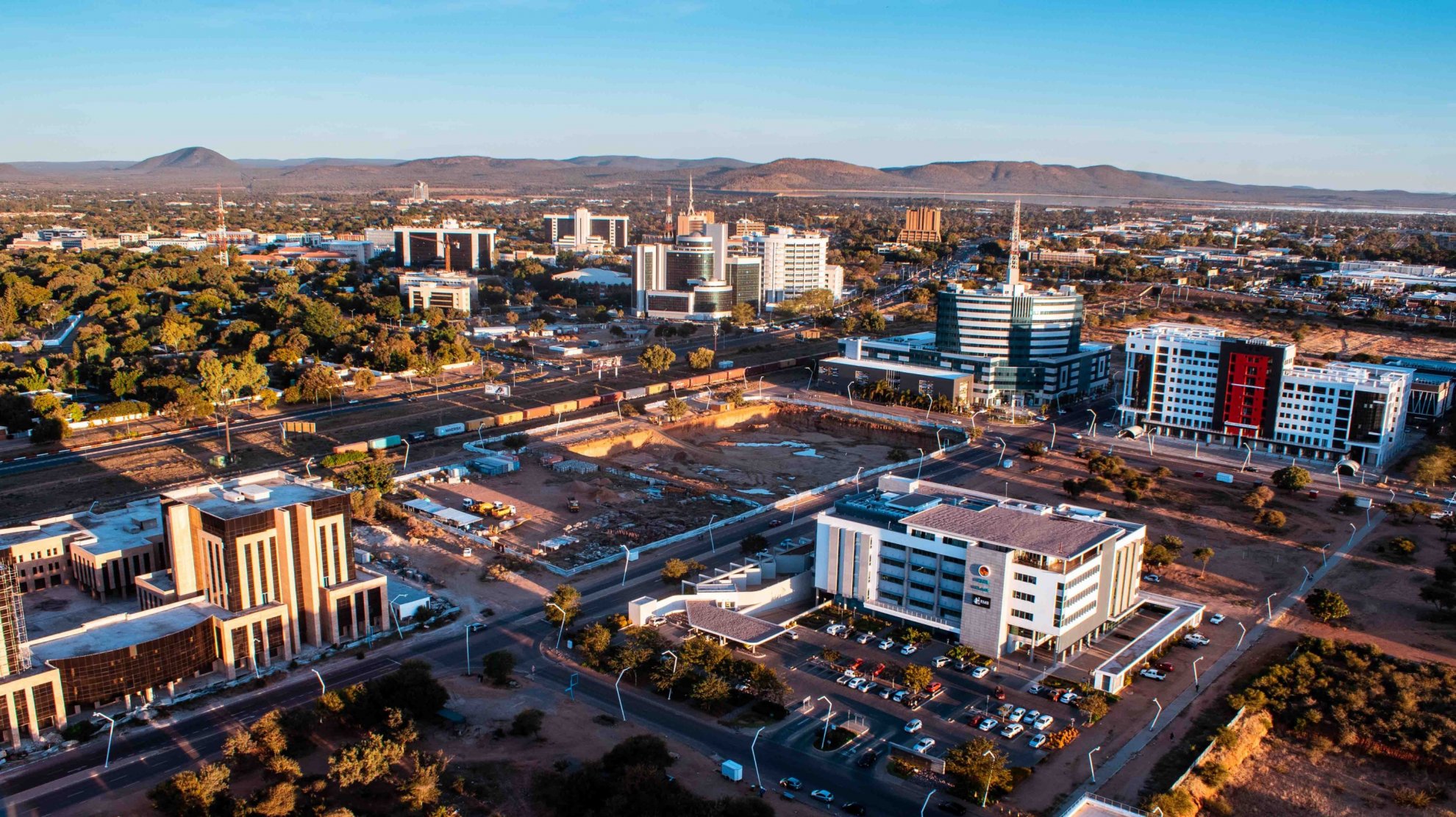 Габороне. Габороне столица. Зимбабве климат. Габороне улицы.