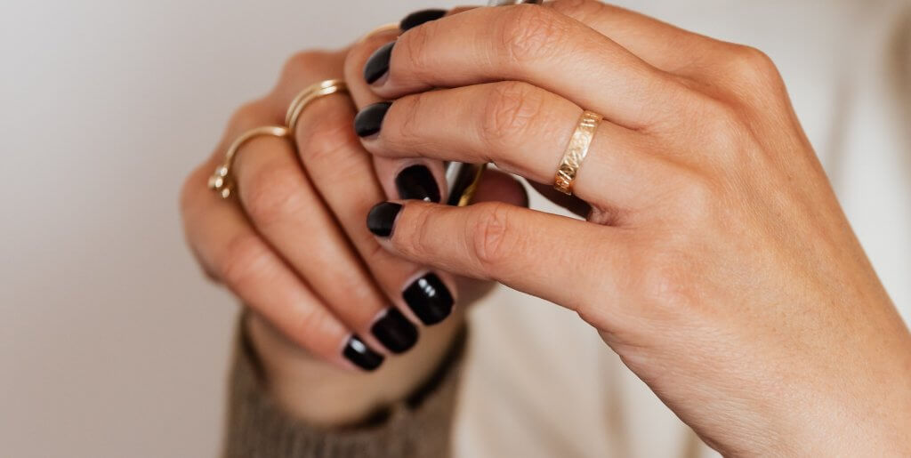 rings on fingers