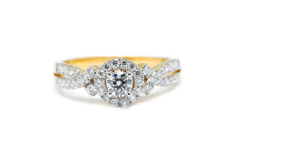 split shank halo Gold,Ring,With,center round Diamond,